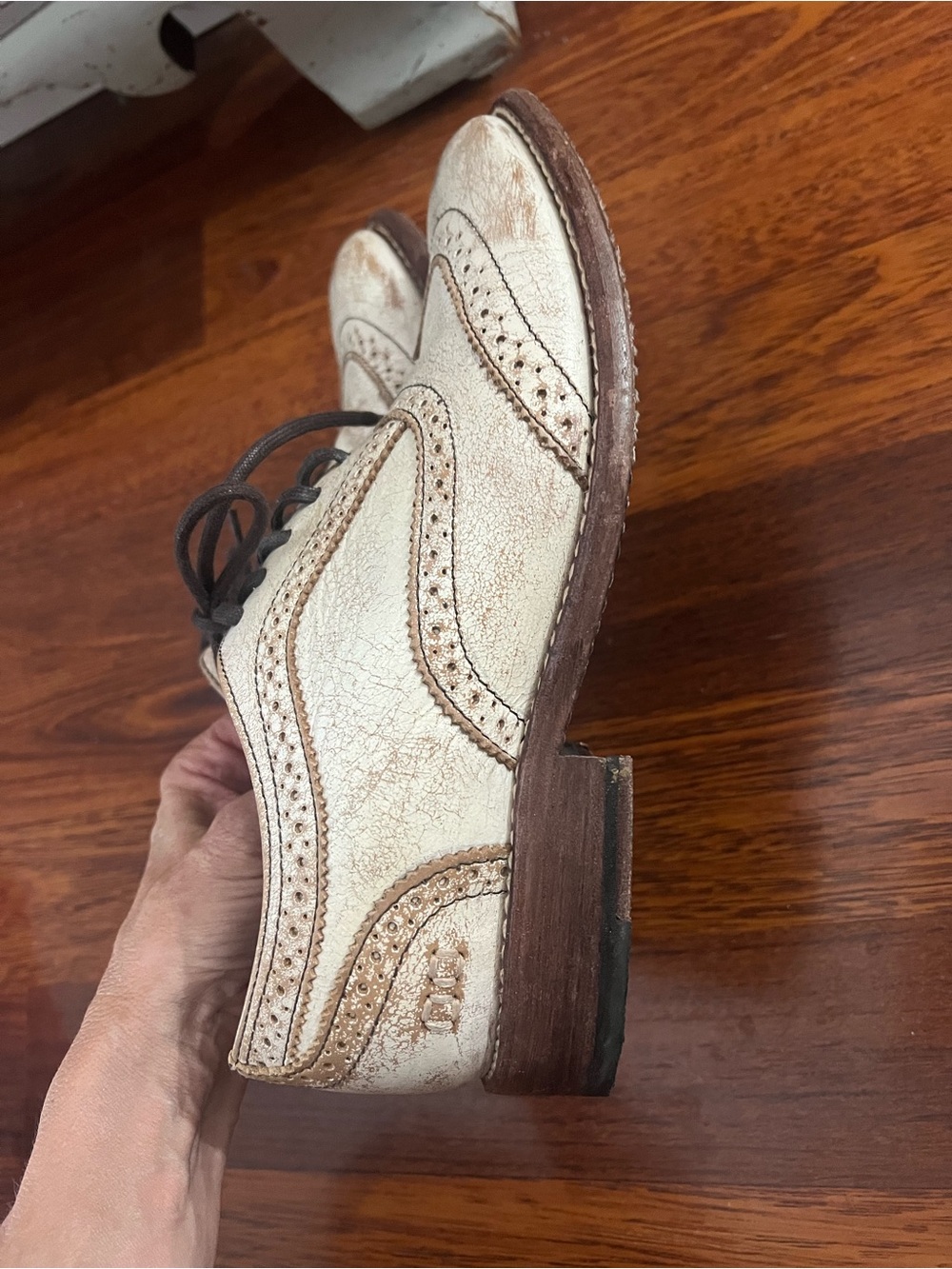 NWOT Bed Stu Channing Oxfords distressed cream 9 women’s - Picture 5 of 5